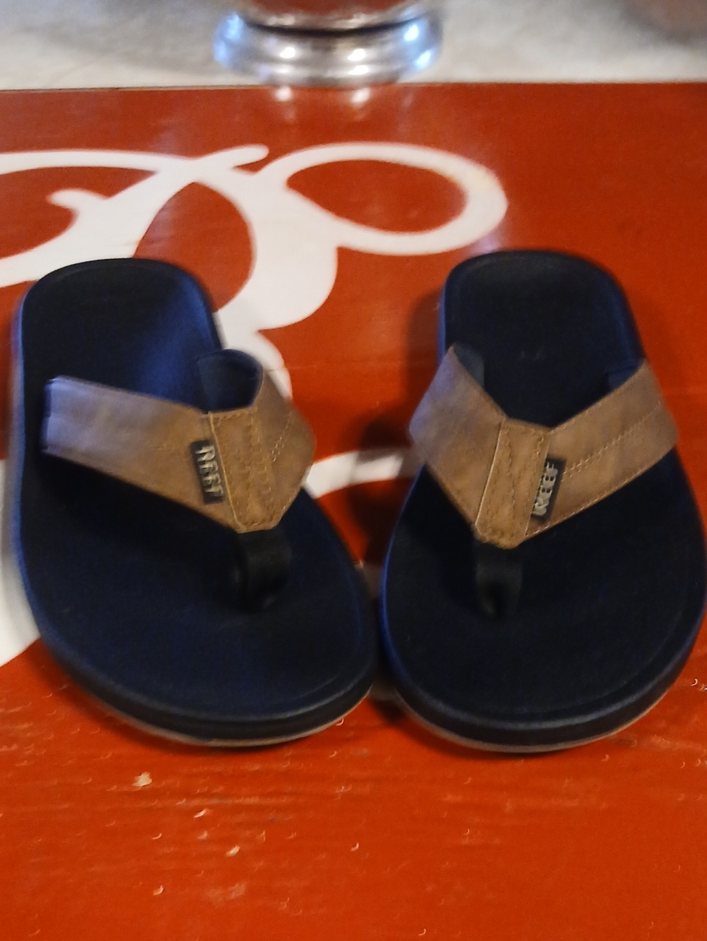 Mens Size 10 Reef Flip Flops